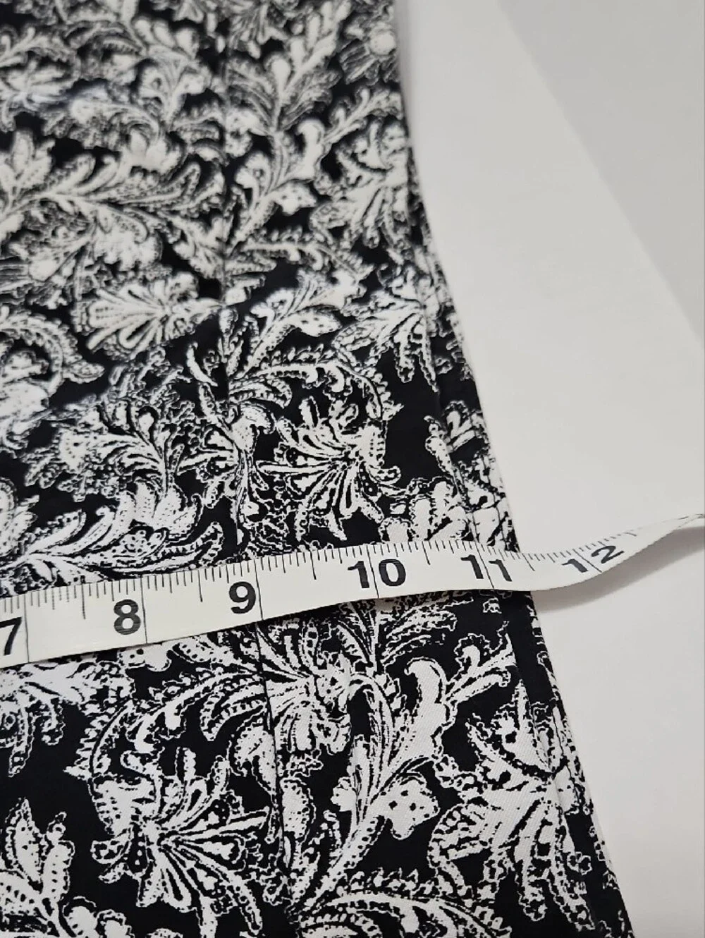 Kim Rogers Curvy Black and White Floral Print Capris Size 18W